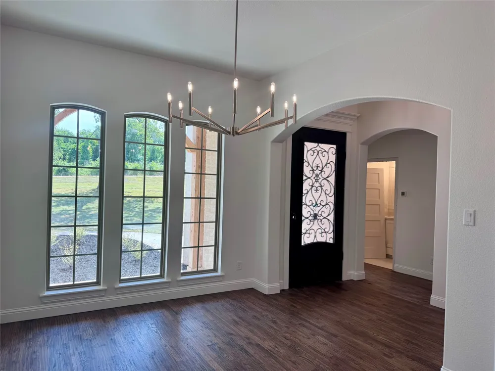 5025 Glenoaks Court Weatherford, TX 76088