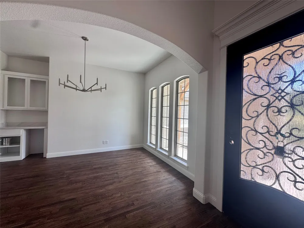 5025 Glenoaks Court Weatherford, TX 76088