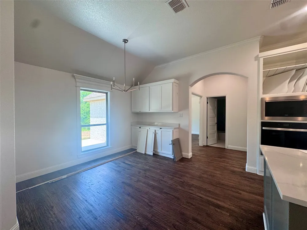 5025 Glenoaks Court Weatherford, TX 76088