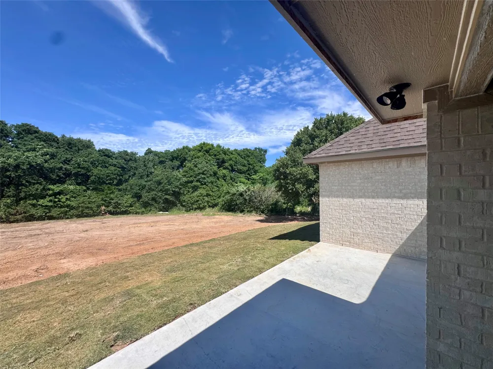 5025 Glenoaks Court Weatherford, TX 76088