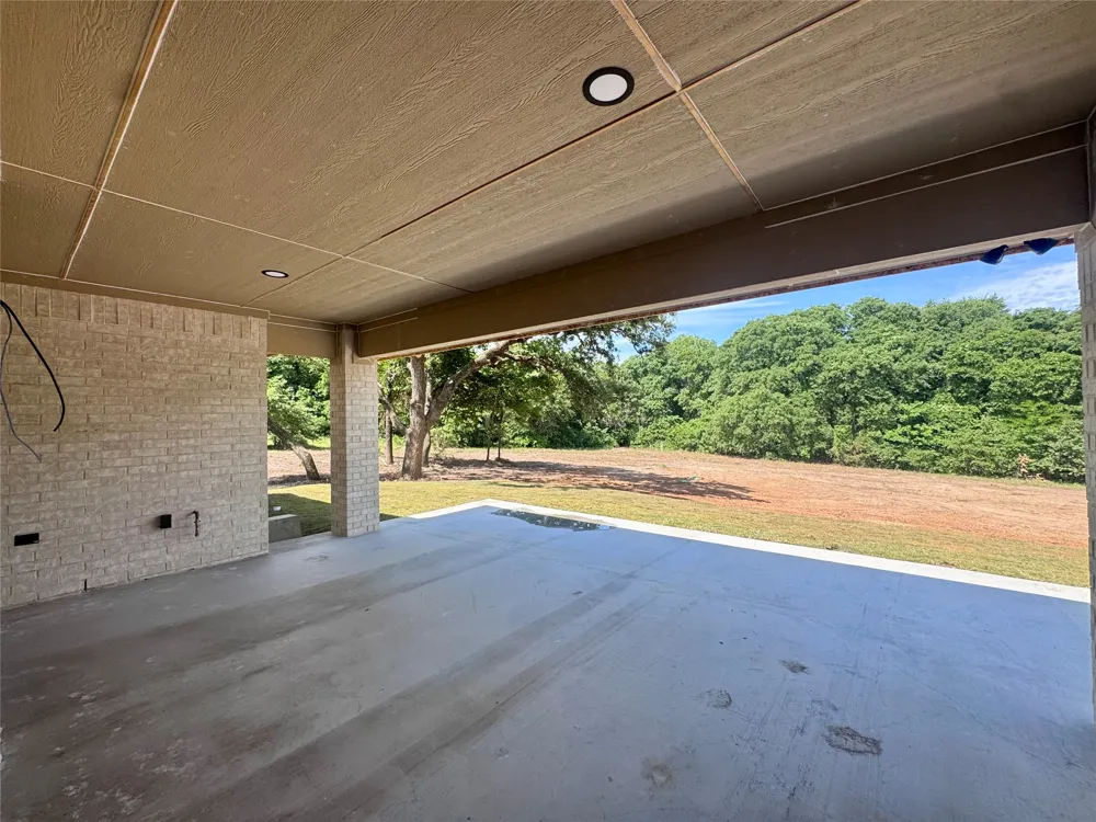 5025 Glenoaks Court Weatherford, TX 76088