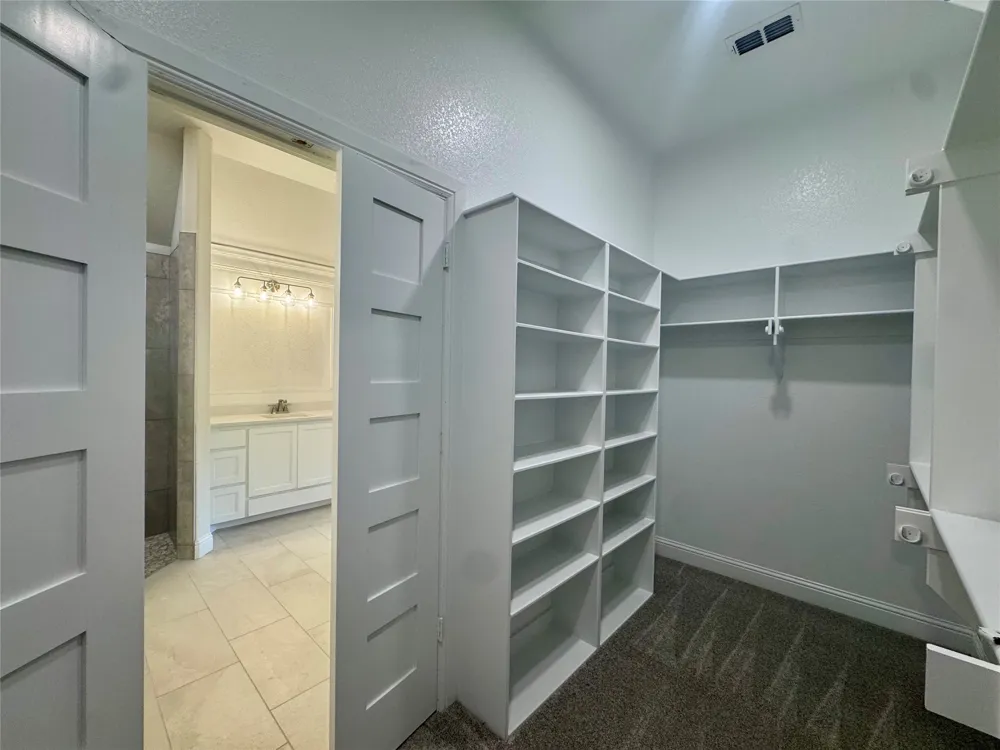 5025 Glenoaks Court Weatherford, TX 76088