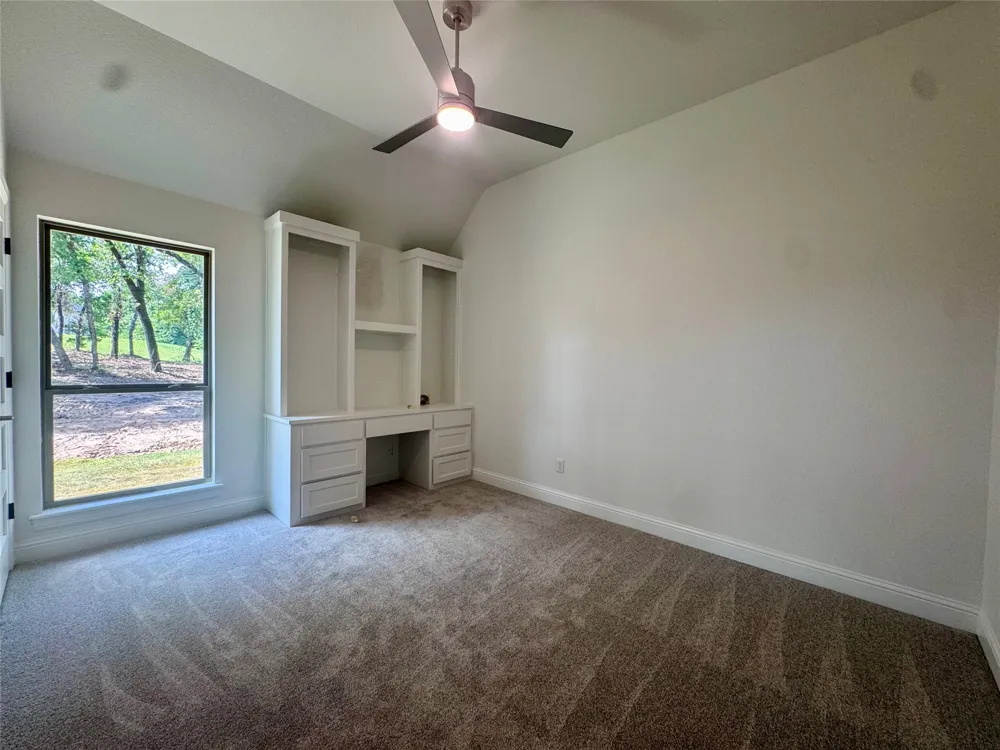 5025 Glenoaks Court Weatherford, TX 76088