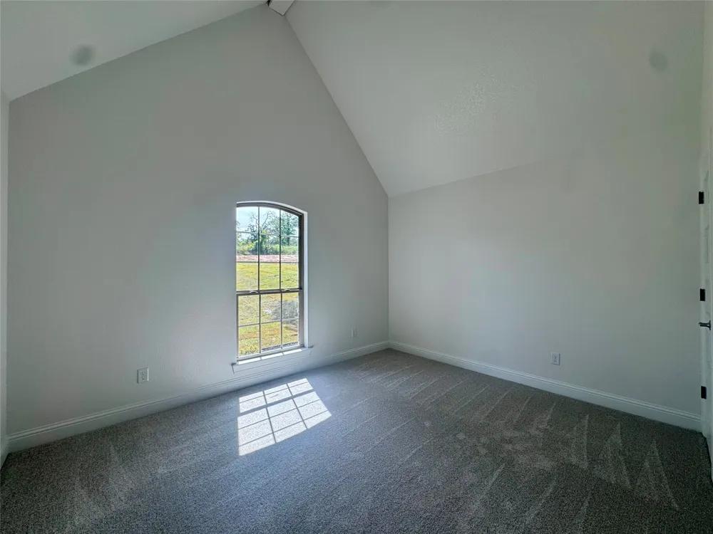 5025 Glenoaks Court Weatherford, TX 76088