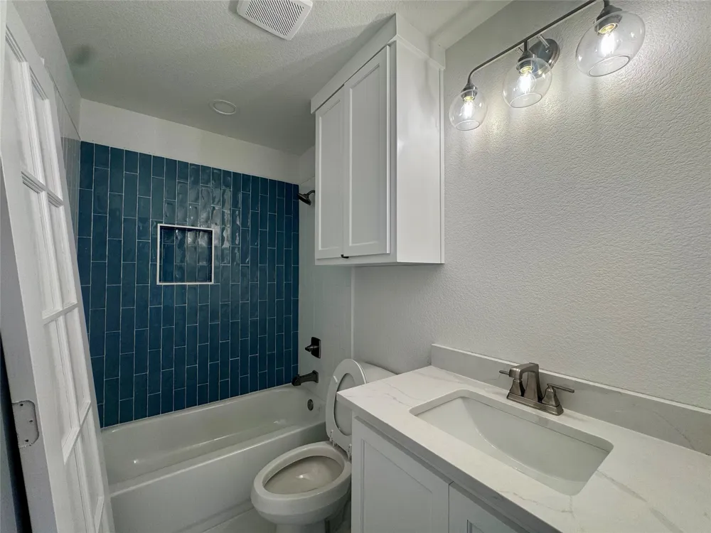 5025 Glenoaks Court Weatherford, TX 76088