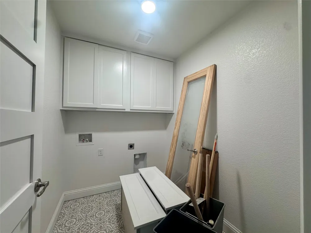 5025 Glenoaks Court Weatherford, TX 76088