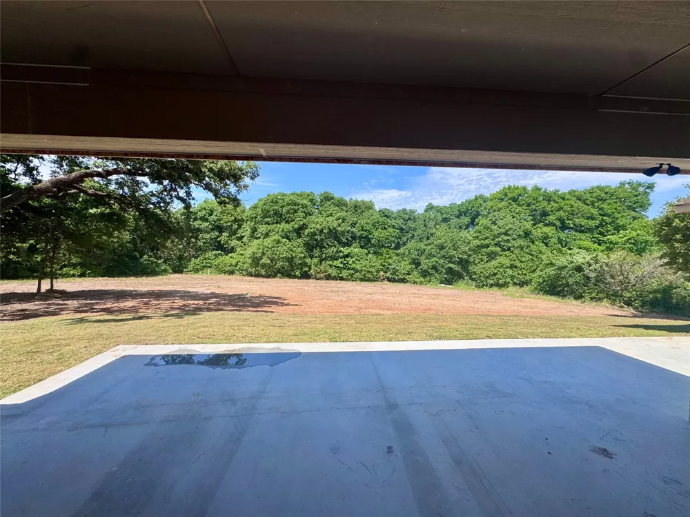 5025 Glenoaks Court Weatherford, TX 76088
