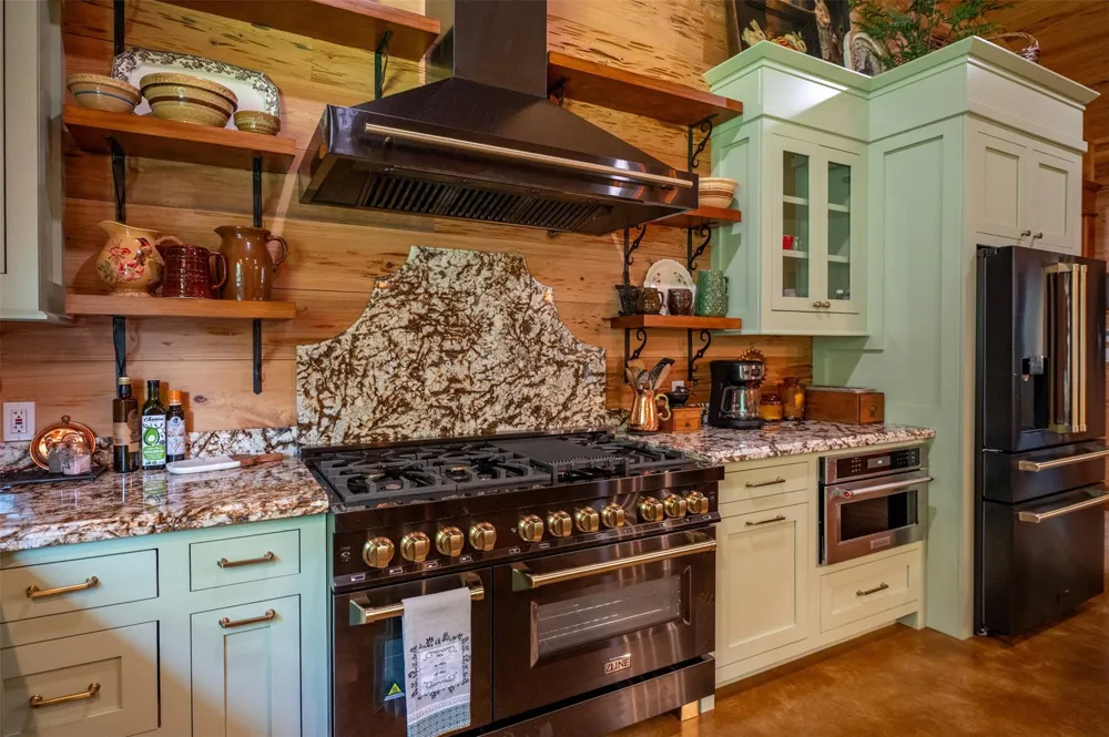 625 County Road 2570 Colmesneil, TX 75938