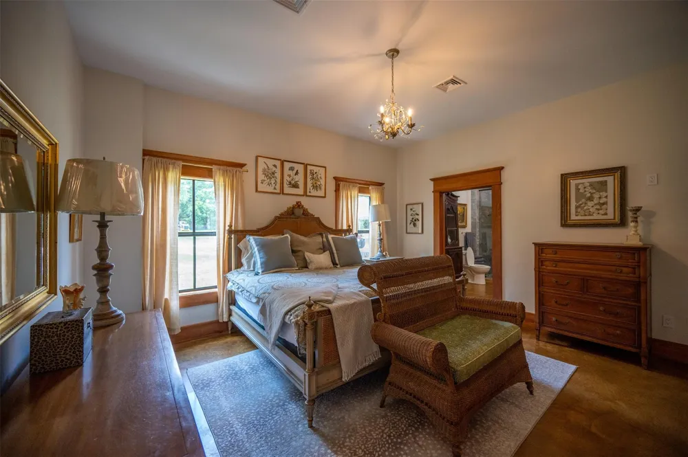 625 County Road 2570 Colmesneil, TX 75938