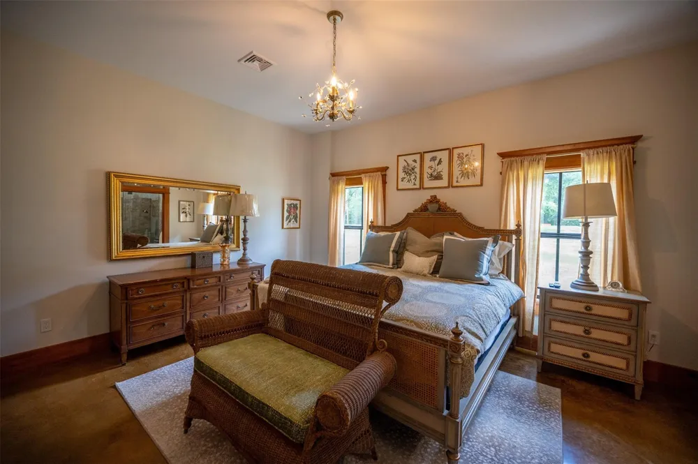 625 County Road 2570 Colmesneil, TX 75938