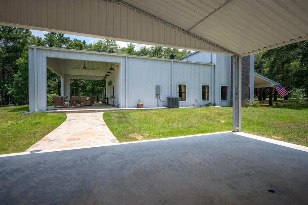 625 County Road 2570 Colmesneil, TX 75938