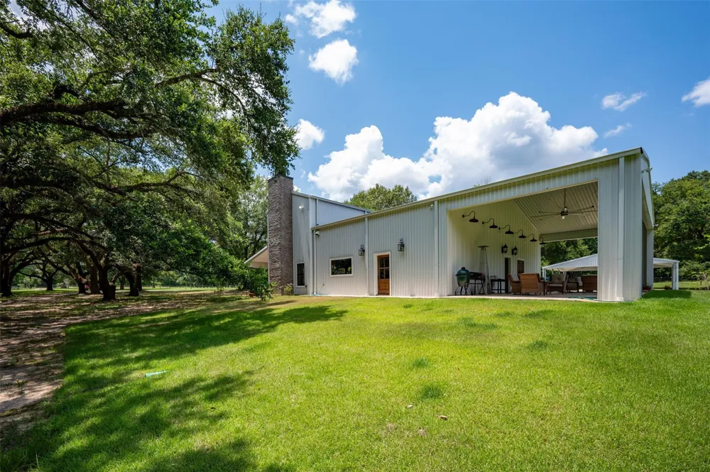 625 County Road 2570 Colmesneil, TX 75938