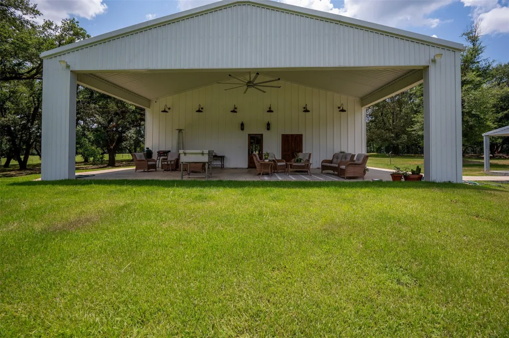 625 County Road 2570 Colmesneil, TX 75938