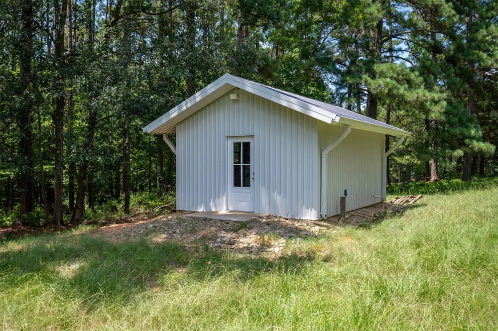 625 County Road 2570 Colmesneil, TX 75938
