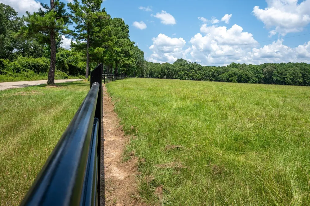 625 County Road 2570 Colmesneil, TX 75938
