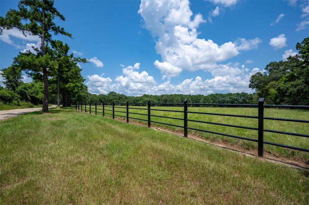 625 County Road 2570 Colmesneil, TX 75938