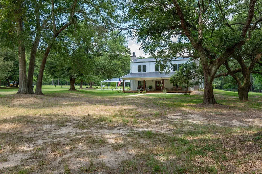 625 County Road 2570 Colmesneil, TX 75938