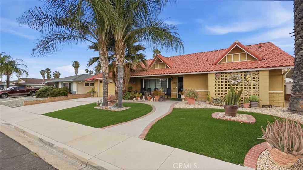 1180 Amberwood Hemet, CA 92543