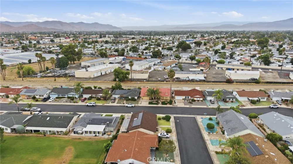 1180 Amberwood Hemet, CA 92543