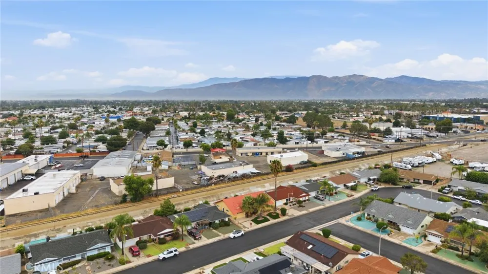 1180 Amberwood Hemet, CA 92543