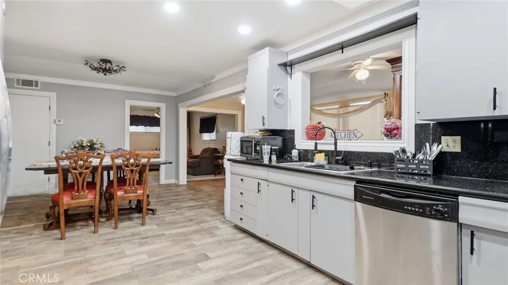 1180 Amberwood Hemet, CA 92543