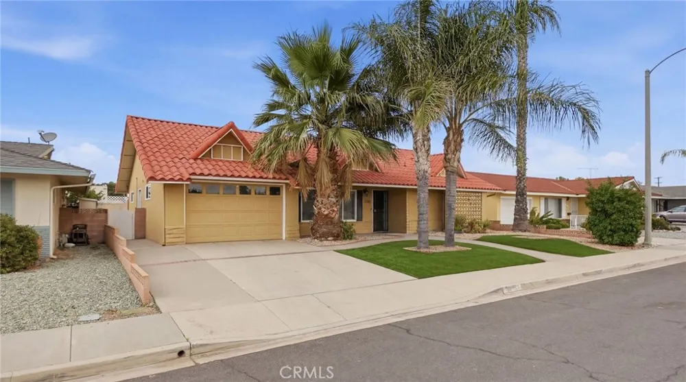 1180 Amberwood Hemet, CA 92543