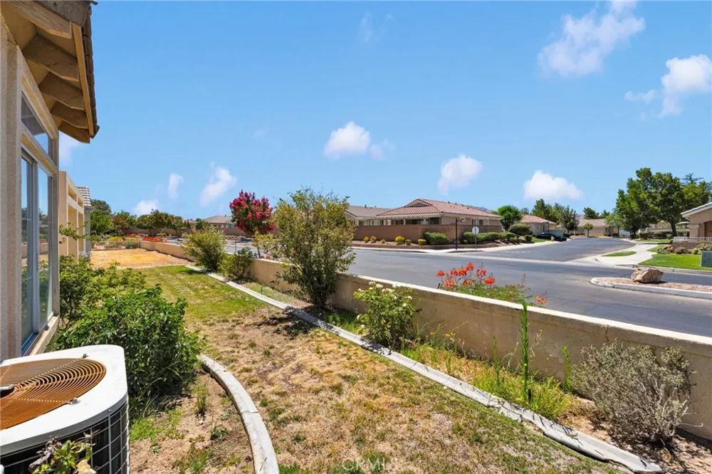 19591 Rolling Green Apple Valley, CA 92308