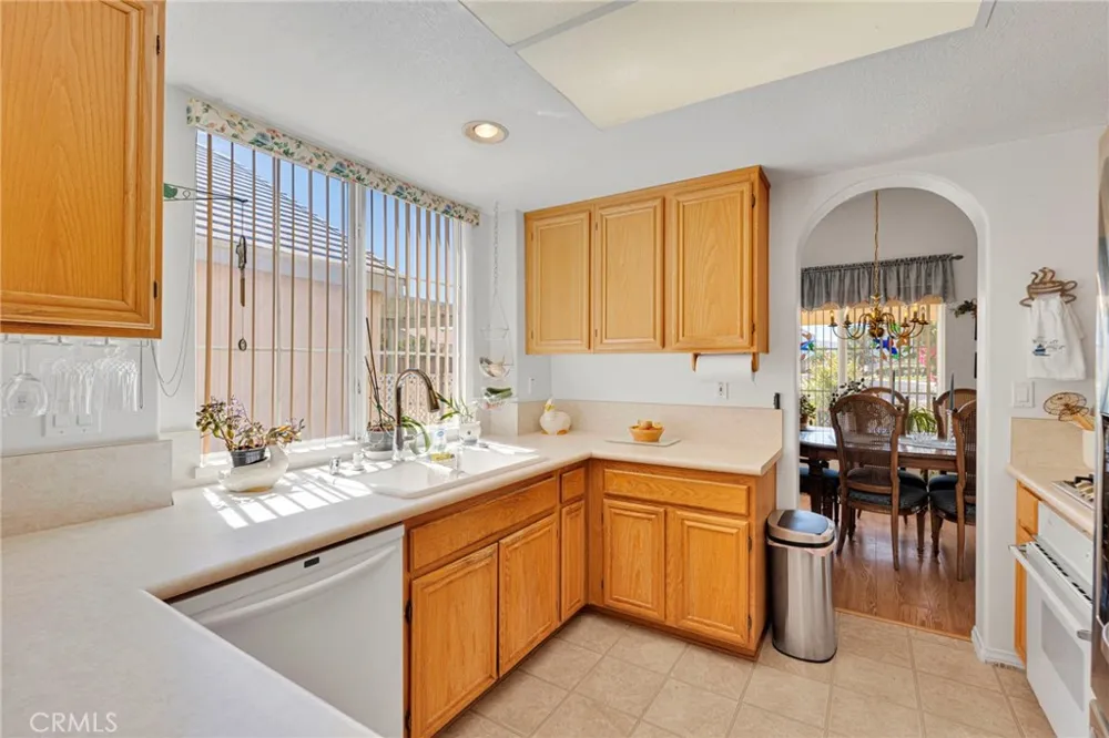 19591 Rolling Green Apple Valley, CA 92308