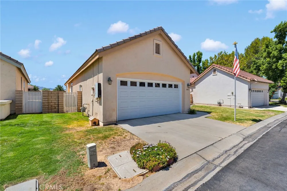 19591 Rolling Green Apple Valley, CA 92308