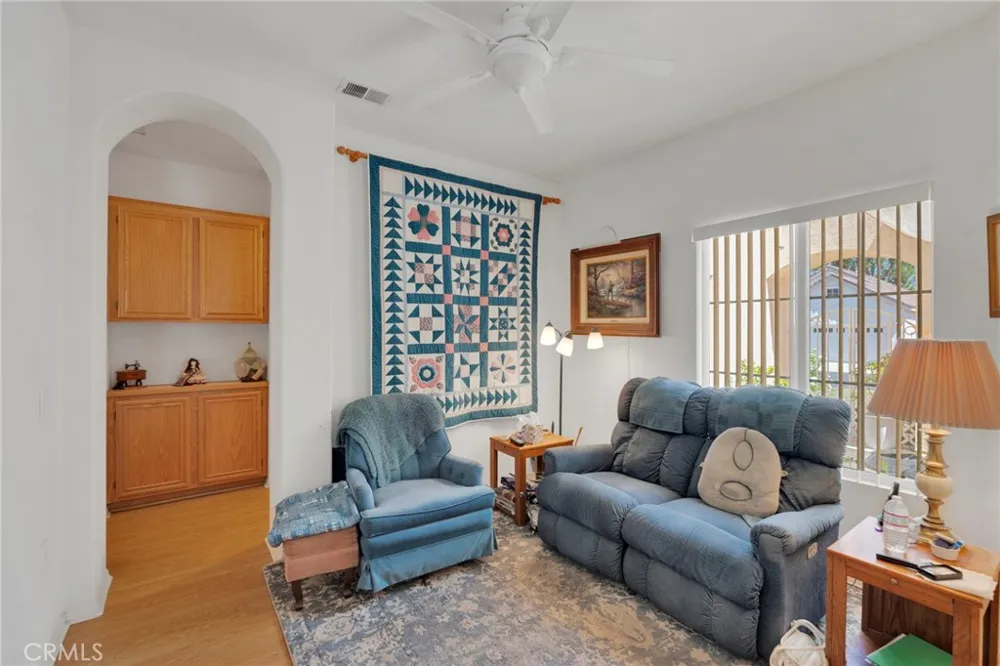 19591 Rolling Green Apple Valley, CA 92308