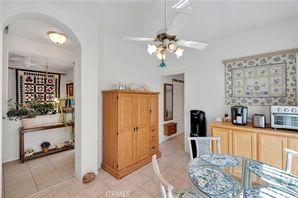 19591 Rolling Green Apple Valley, CA 92308