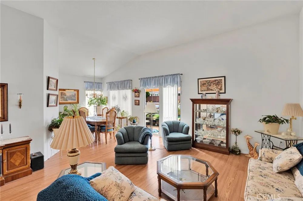 19591 Rolling Green Apple Valley, CA 92308