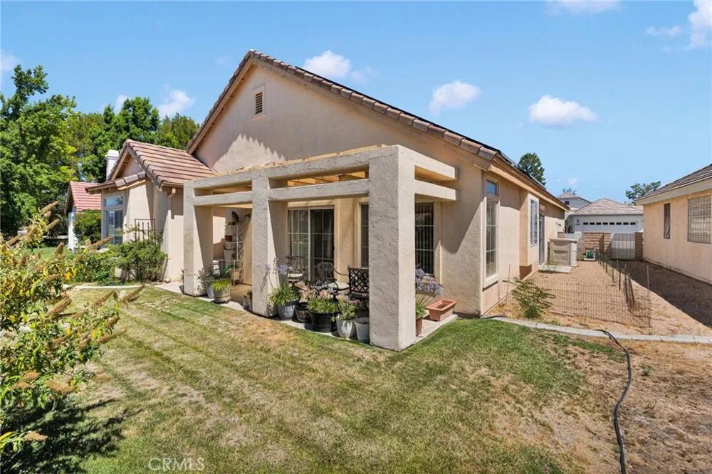 19591 Rolling Green Apple Valley, CA 92308
