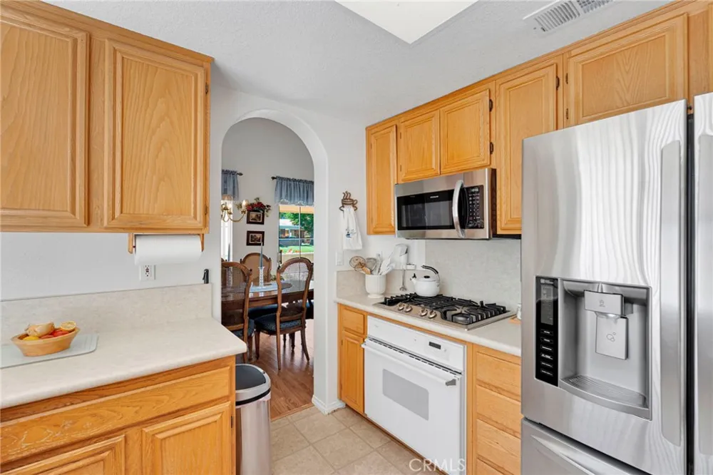 19591 Rolling Green Apple Valley, CA 92308