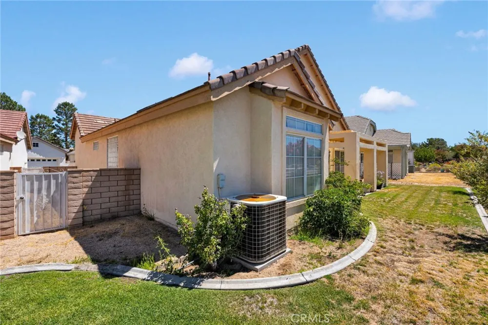 19591 Rolling Green Apple Valley, CA 92308