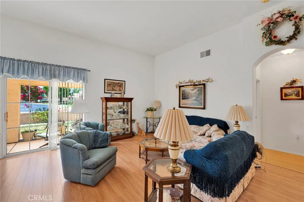 19591 Rolling Green Apple Valley, CA 92308