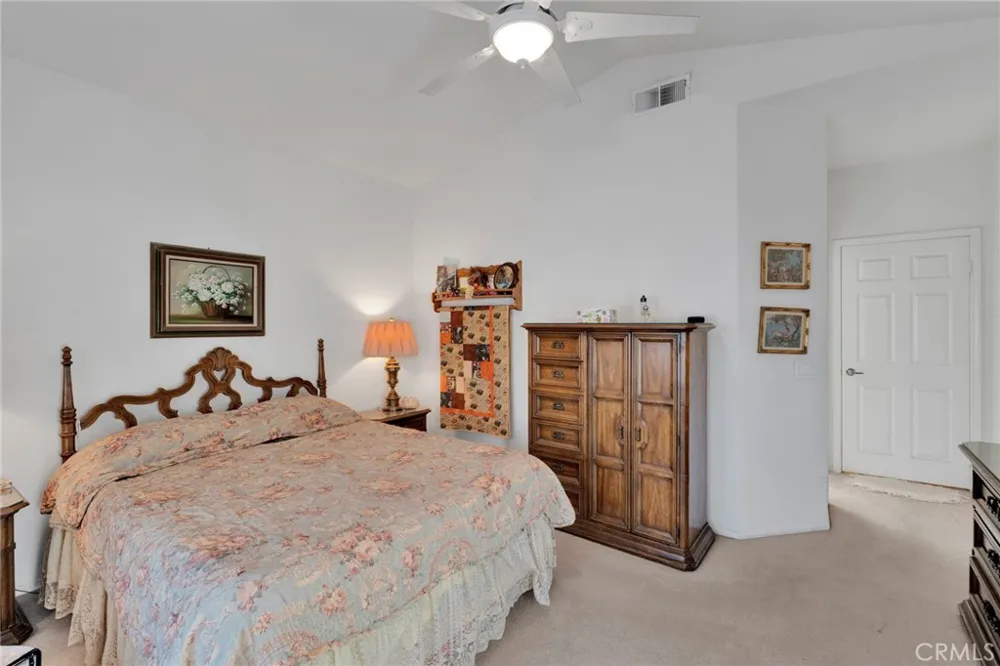 19591 Rolling Green Apple Valley, CA 92308