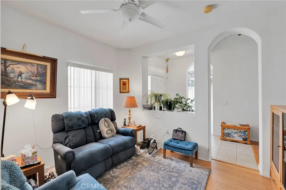19591 Rolling Green Apple Valley, CA 92308