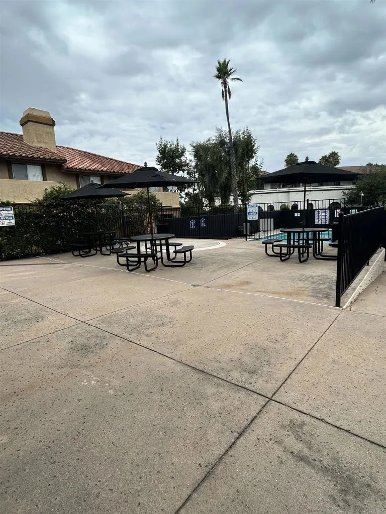 955 Postal Way #27 Vista, CA 92083