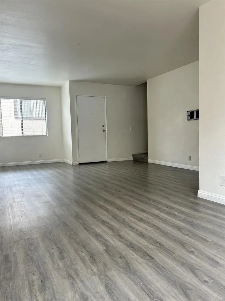 955 Postal Way #27 Vista, CA 92083