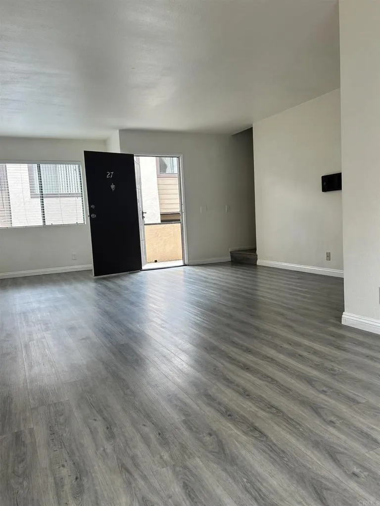 955 Postal Way #27 Vista, CA 92083