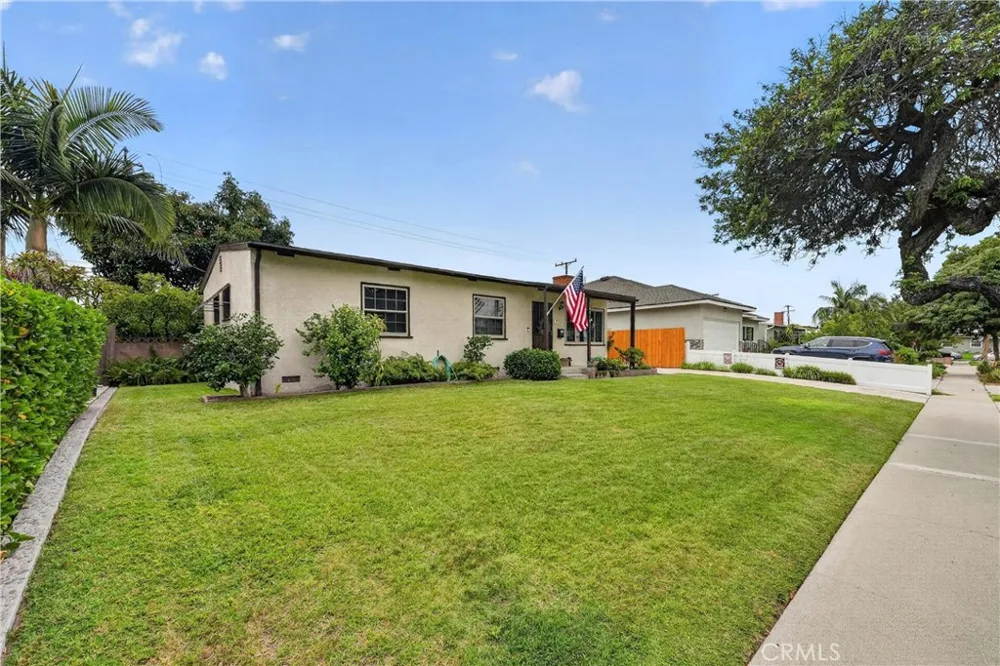 1700 W Ash Fullerton, CA 92833