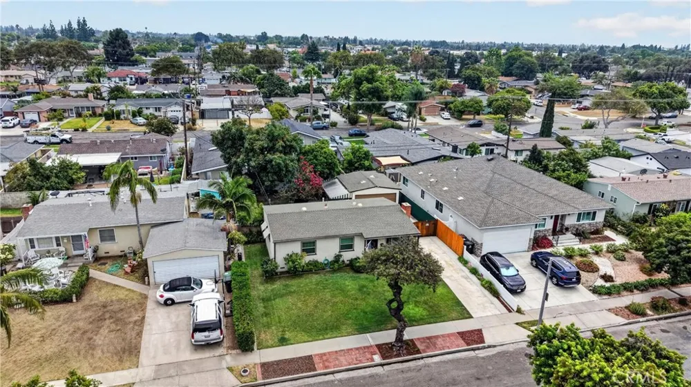 1700 W Ash Fullerton, CA 92833