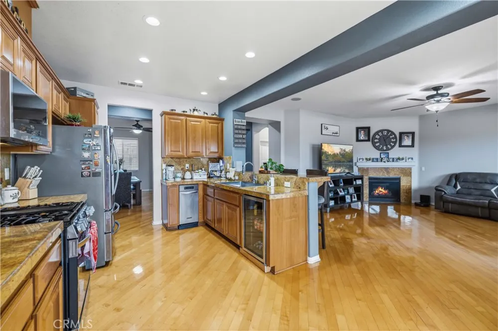 3031 Desert Moon Avenue Rosamond, CA 93560