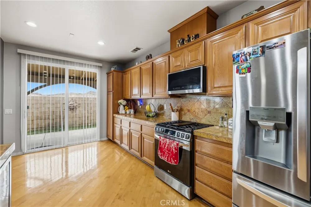 3031 Desert Moon Avenue Rosamond, CA 93560