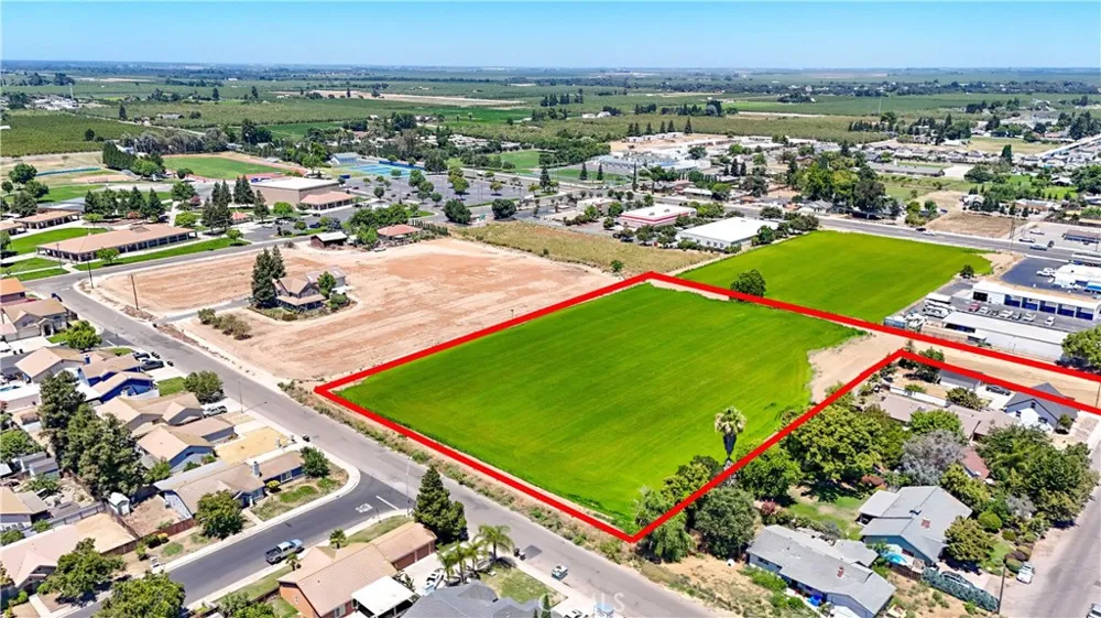 199 S Pasadena Waterford, CA 95386