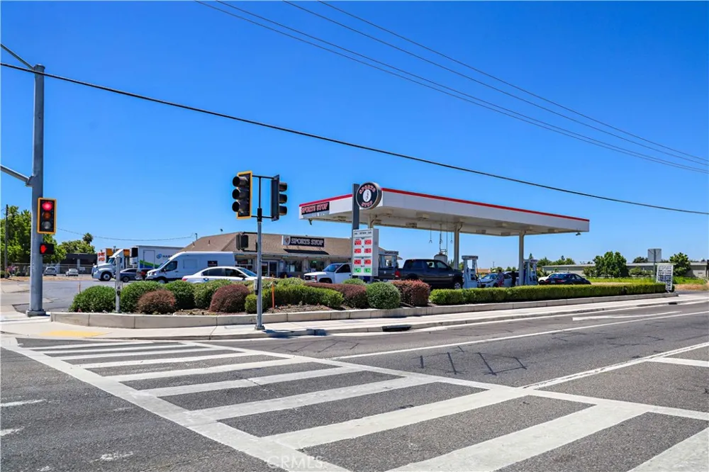 199 S Pasadena Waterford, CA 95386