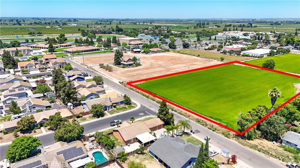 199 S Pasadena Waterford, CA 95386