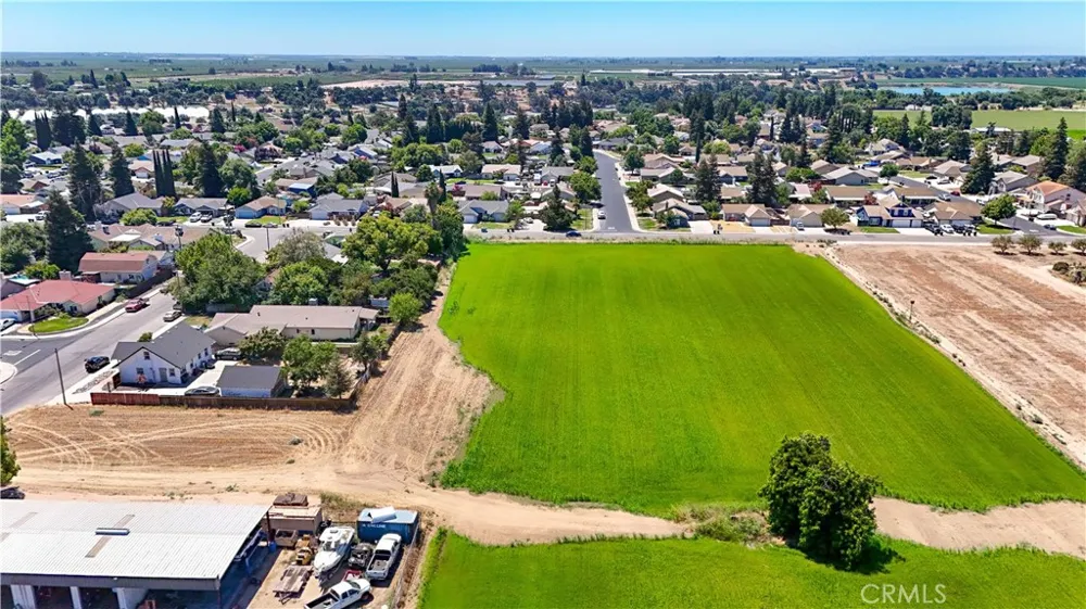 199 S Pasadena Waterford, CA 95386