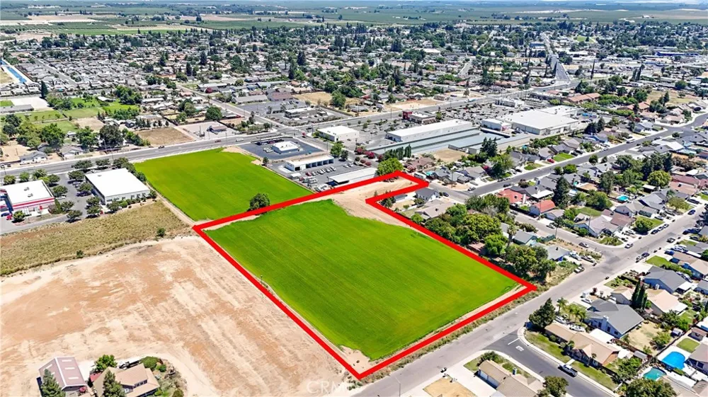 199 S Pasadena Waterford, CA 95386